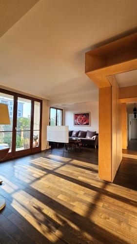 Big & calm familial apartment with balcony, car parking and free wifi - Location saisonnière - Villejuif
