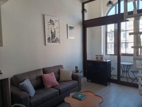 HOM I Hermoso Loft 2PAX en cerro Barón y Estacionamiento 2213