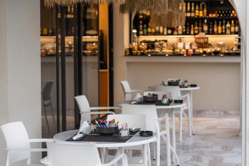 549363824 Nikon Boutique Hotel