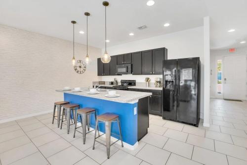 Private Views and Theme Rooms Perfect for Families in Davenport, USA