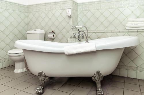 Superior Apartment image 6