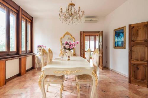 Majestic Villa in Hills of Florence with Gardens Gym Jacuzzi and Sauna