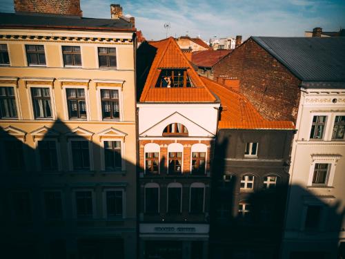 Apartment with Balcony and Old Town View image 9