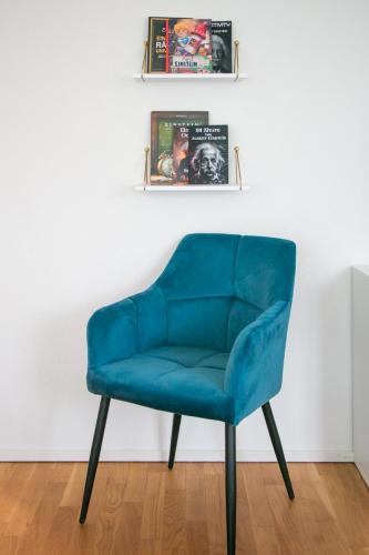 Spacious Apartment near Messe - Special EINSTEIN IIV Apartment, Basel, up to 6 guests, Базель (фото 8)