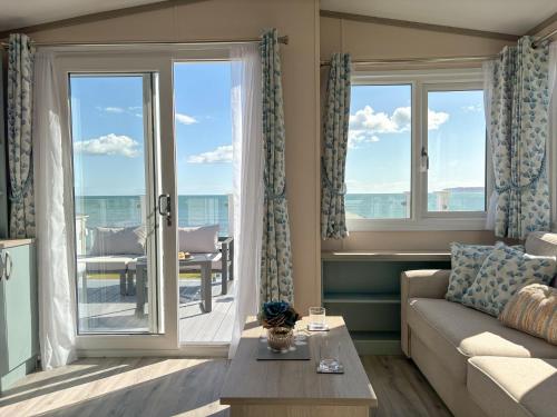 2 bedrooms, 4 beds