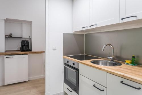 Spacious Family Apartment with 2 Bedrooms - image 14