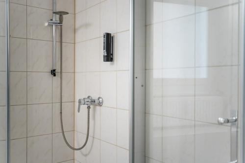 Spacious Family Apartment with 2 Bedrooms - image 3