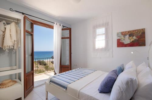 Apiliotis sunrise beach villa