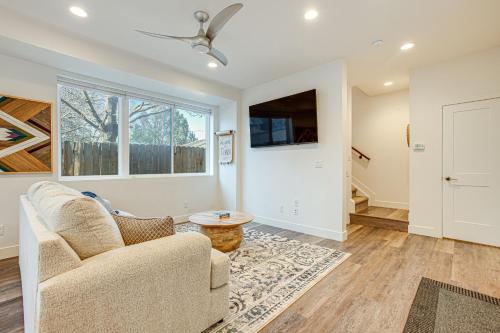 Modern Denver Vacation Rental with Rooftop Deck! in Denver, USA