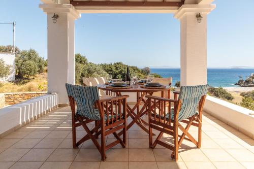 Apiliotis sunrise beach villa