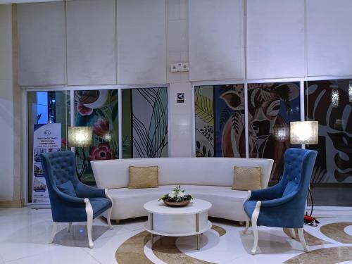 1BR and Studio Condo Unit @ 150 Newport near NAIA 3, Manila (photo 8)