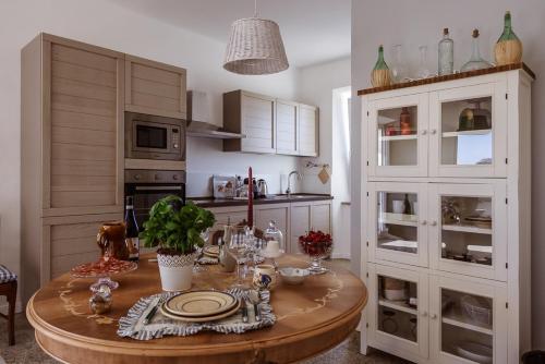 Konyha, Casa in campagna la Roverella in Monte San Pietrangeli
