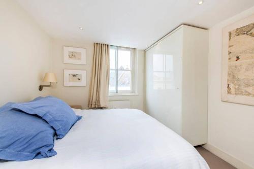 Unique 2bed Apartment, Portobello Rd - Tap to explore photos