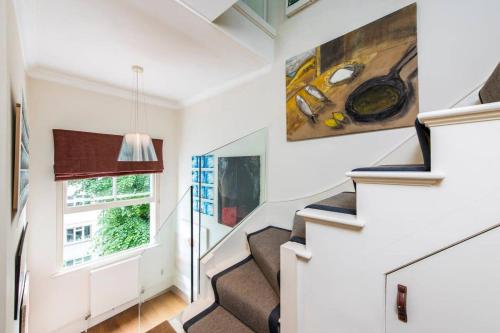 Unique 2bed flat in iconic Portobello Rd w terrace near Rough Trade