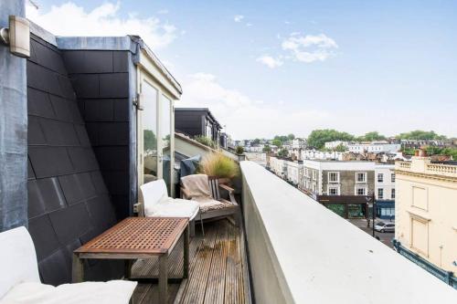 Unique 2bed flat in iconic Portobello Rd w terrace near Rough Trade