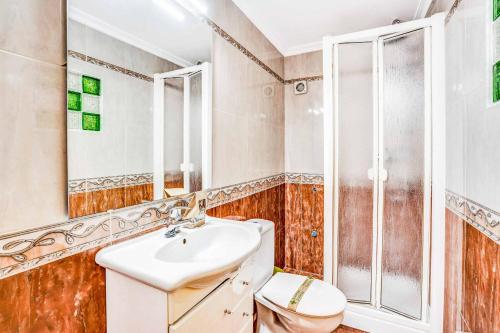 Eleven-Bedroom villa image 5