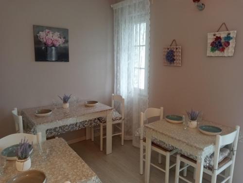 餐廳, Villa Rosetta relax in 聖皮耶特羅阿爾納蒂索內