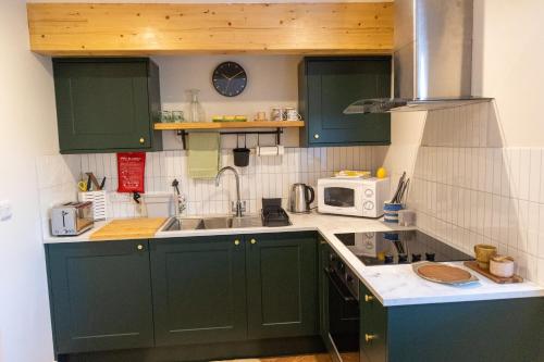 廚房, Amarelo apartment, Central Charlbury, 1 Super king bed in 查爾伯里