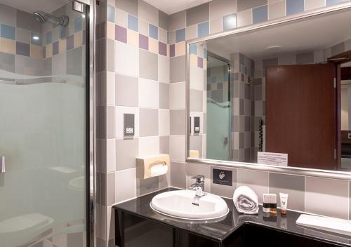 room detail thumbnail 2