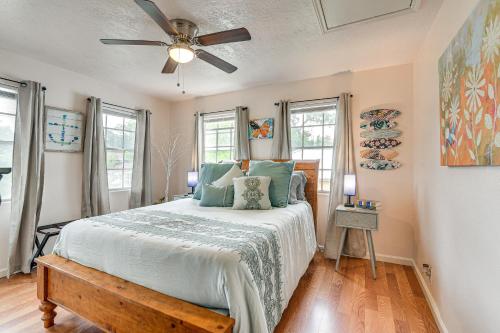 Bacliff Apartment with Hot Tub - 3 Mi to Boardwalk!