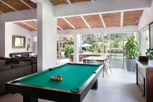 Welcome to Villa Cristy 3-BR 3 5-WC in the La Floresta area in Ajijic, Mexico