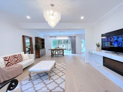 Luxury Designer Home Villa Surrey Hills