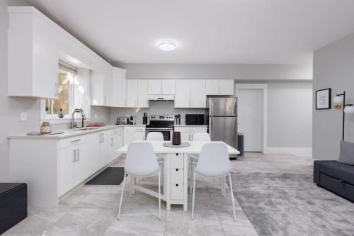 2 BR Basement Suite for 6 ppl in Delta in Delta, Canada