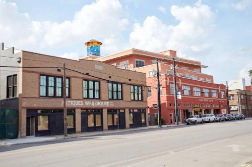 No 205 at Antiques Warehouse in San Antonio, USA