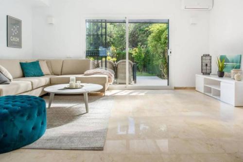 Puerto Banus Swim Spa Real Paddle Club Sisu Hotel – Marbella, SC