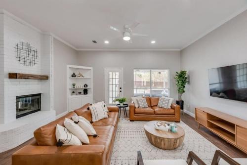 Boho Chic Home w Backyard Paradise - Pool + Grill in North Richland Hills, USA
