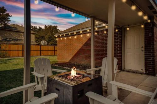 Lewisville Estate - Spacious 5BR w Game Room in Lewisville, USA