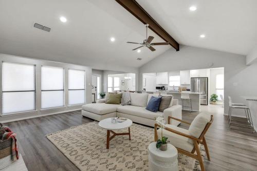 Candleridge Casa - Newly Remodeled 4-BD Hidden Gem in Benbrook, USA