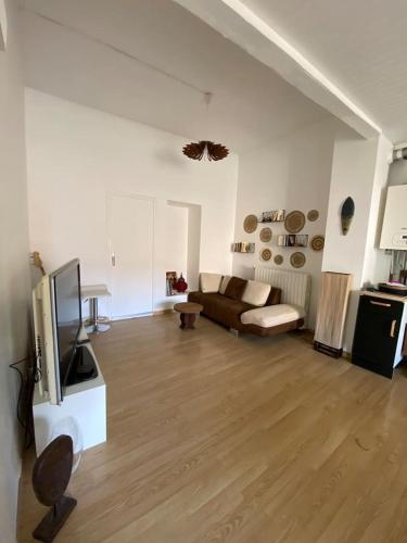 Appartement en centre-ville - Location saisonnière - Beaucaire