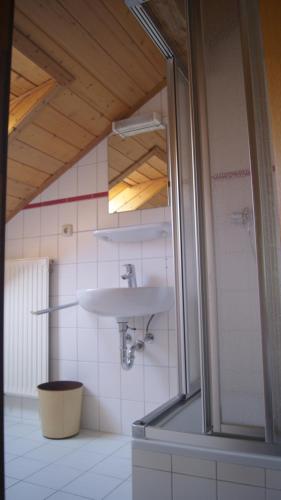 Gasthof zur Burgruine – Pottenstein, CA