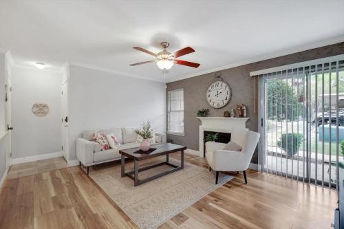 Heart of Dallas - Cozy Apt 2Bed Pool Green in Dallas, USA