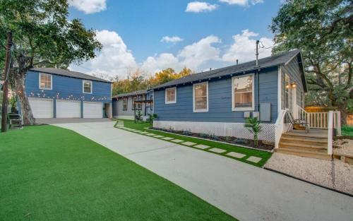 Magnolia Park Retreat -3 Separate Units w Backyard in Houston, USA