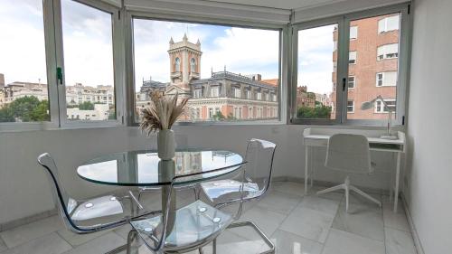 DFLAT Escultor Madrid Apartments, Madryt