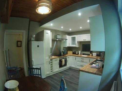 مطبخ, Padarn Apartment at Glanybala Holidays in لانبرس