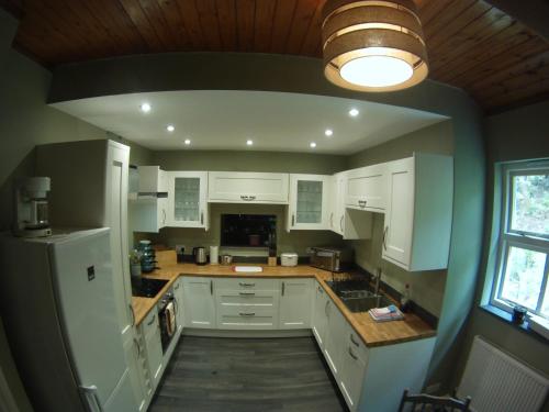 مطبخ, Padarn Apartment at Glanybala Holidays in لانبرس
