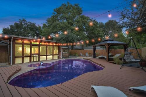 Heated Pool Retreat OutdoorTV BBQ and Cozy Gazebos - image 4