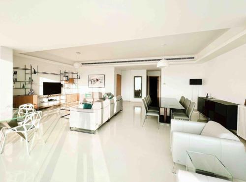 Gorgeous 3Br Achrafieh Apt - main image