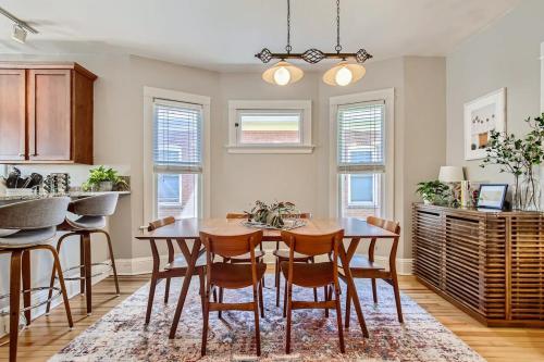 Redbrick Cottage 2BDRM Wash Park Yard & Gym in Denver, USA
