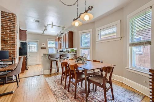 Redbrick Cottage 2BDRM Wash Park Yard & Gym in Denver, USA
