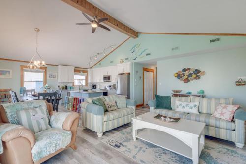Coastal Home with Deck Outdoor Shower Walk to Beach - image 6