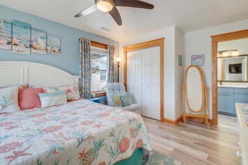 Coastal Home with Deck Outdoor Shower Walk to Beach - image 11
