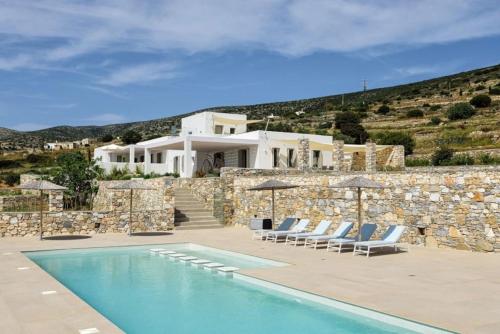 Outstanding new villa with great pool area and panoramic sea view