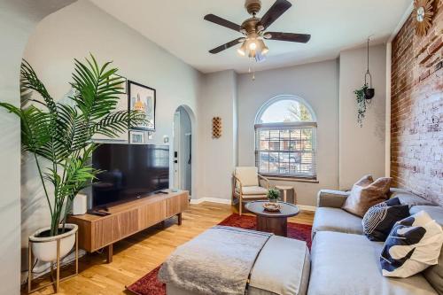 RiNo Charmer 2bd Family Home Ev Charger in Denver, USA