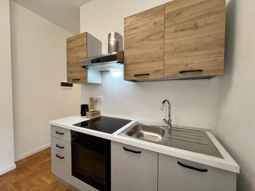 Frame of Verona Apartments 4