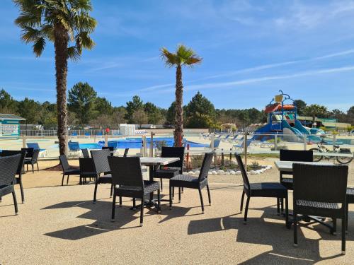 Kilátás, MH 472 TOUT CONFORT de 36M2 3 chambres 1 salle de bain idéalement situé dans camping 4 étoiles (MH 472 TOUT CONFORT de 36M2 3 chambres 1 salle de bain idealement situe dans camping 4 etoiles) in St Julien En Born