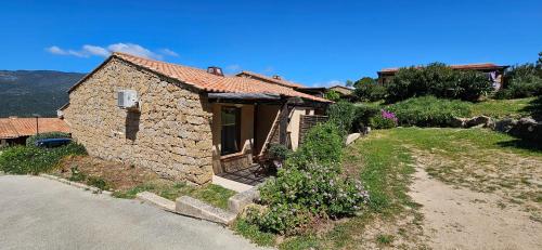 Mini Caseddu T2, Alba Rossa avec Piscine & vue mer - Location saisonnière - Serra-di-Ferro